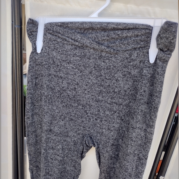 May Pink Crop Top and Leggings Set - Picture 5 of 15
